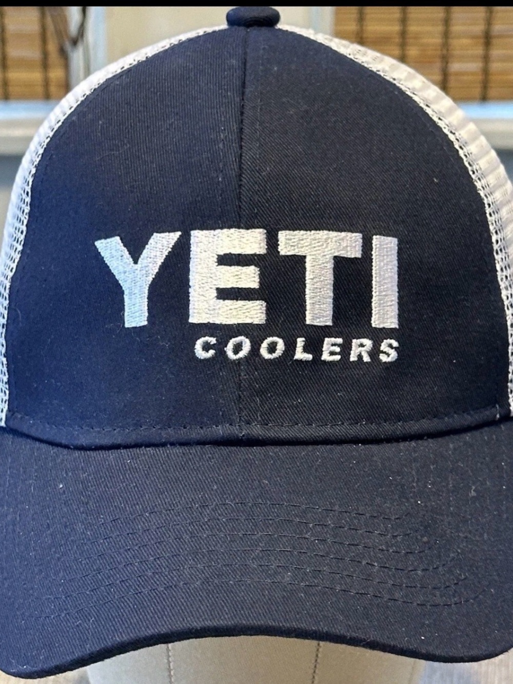 Yeti Coolers Classic Navy Blue White Snapback Mesh Hat Cap Adjustable One Size